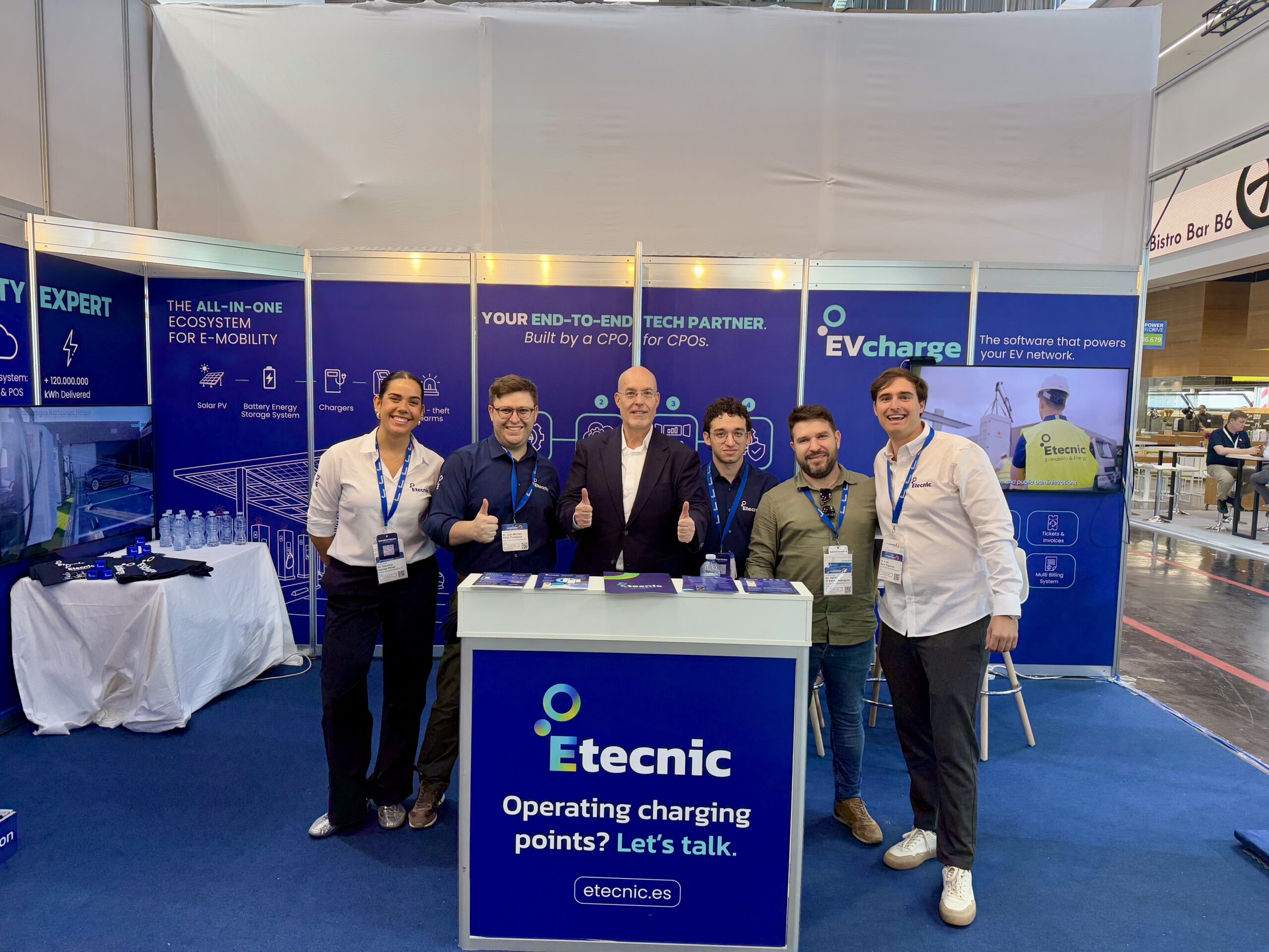 Stand de Etecnic e EVcharge en Power2Drive